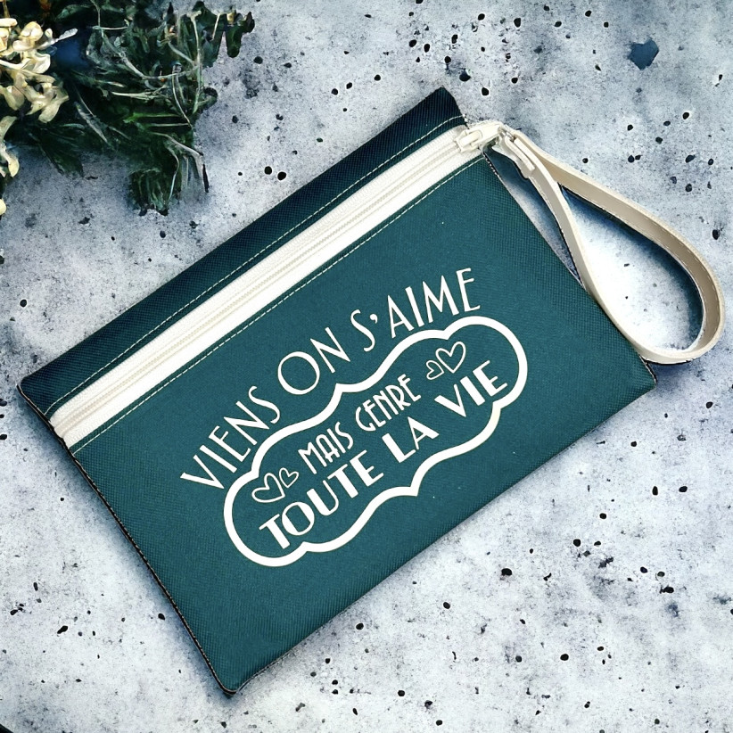 Pochette M, "Viens on s'aime mais genre toute la vie" Brooklyn jade, lot de 2