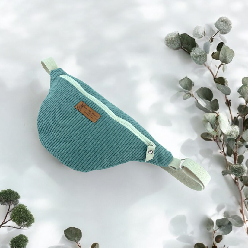 Sac banane, "Velours côtelé" céladon