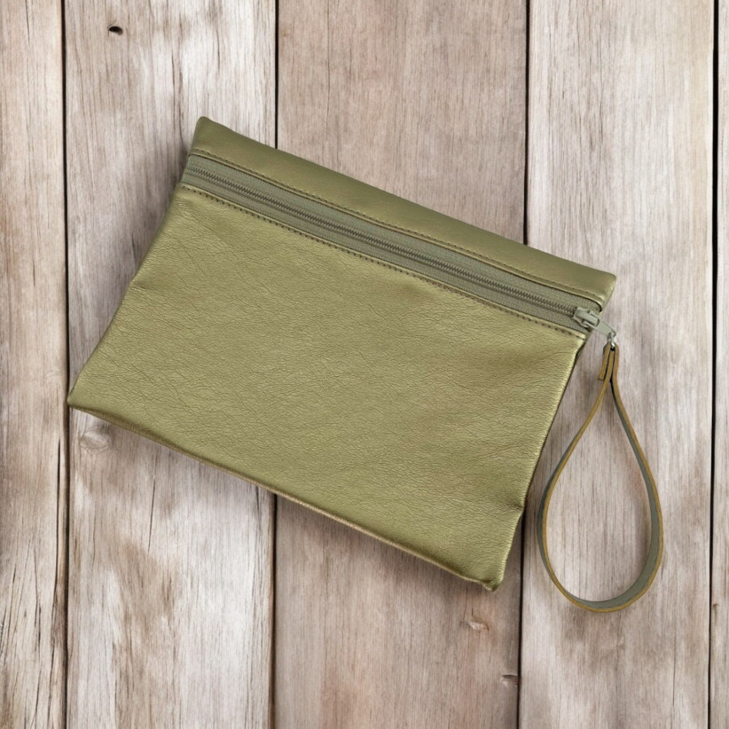 Pochette M, "Simili" doré