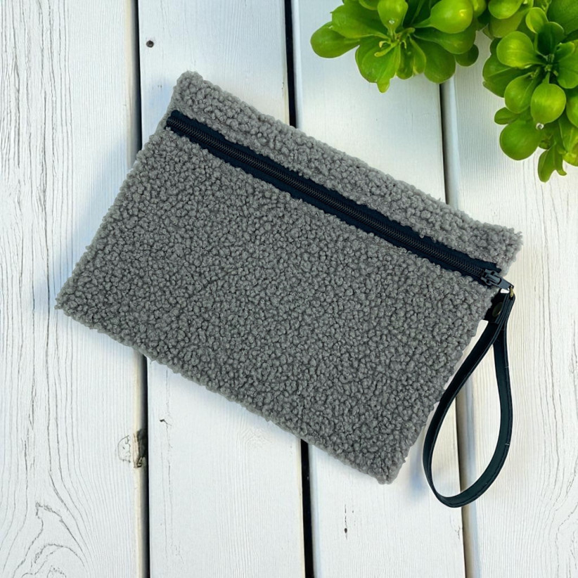 Pochette M, "Bouclette" taupe