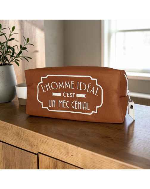 Trousse nomade S, "L'homme idéal c'est un mec génial" Brooklyn camel